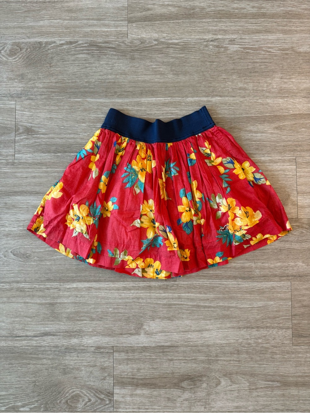 Hollister Vintage Y2K Mid-rise Red Flared Mini Skirt, Size XS